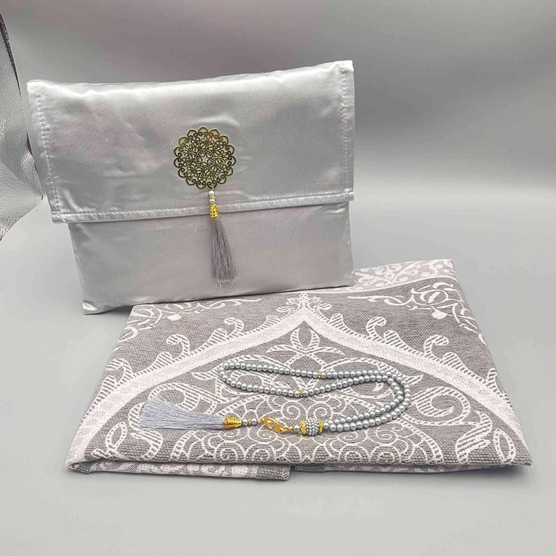 tapis-de-priere-et-coran